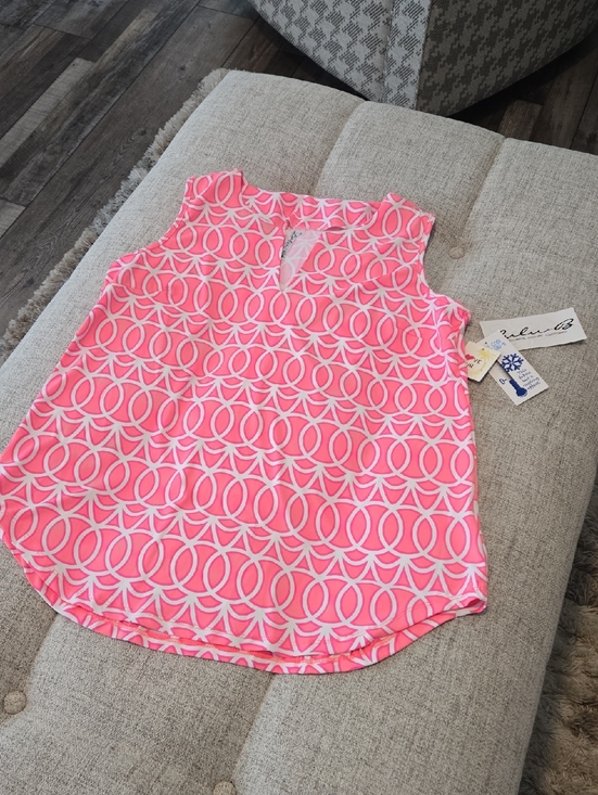 Lulu-B Tops - NWT Lulu-B Pink & White Sleeveless Geometric Top